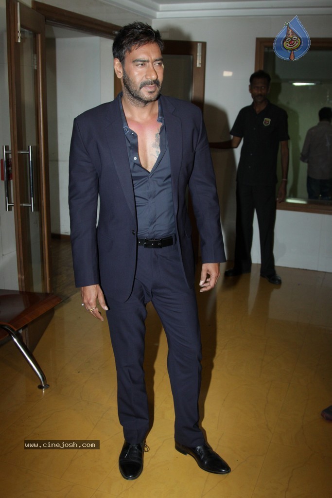 Action Jackson Team at KBC Sets - 46 / 59 photos