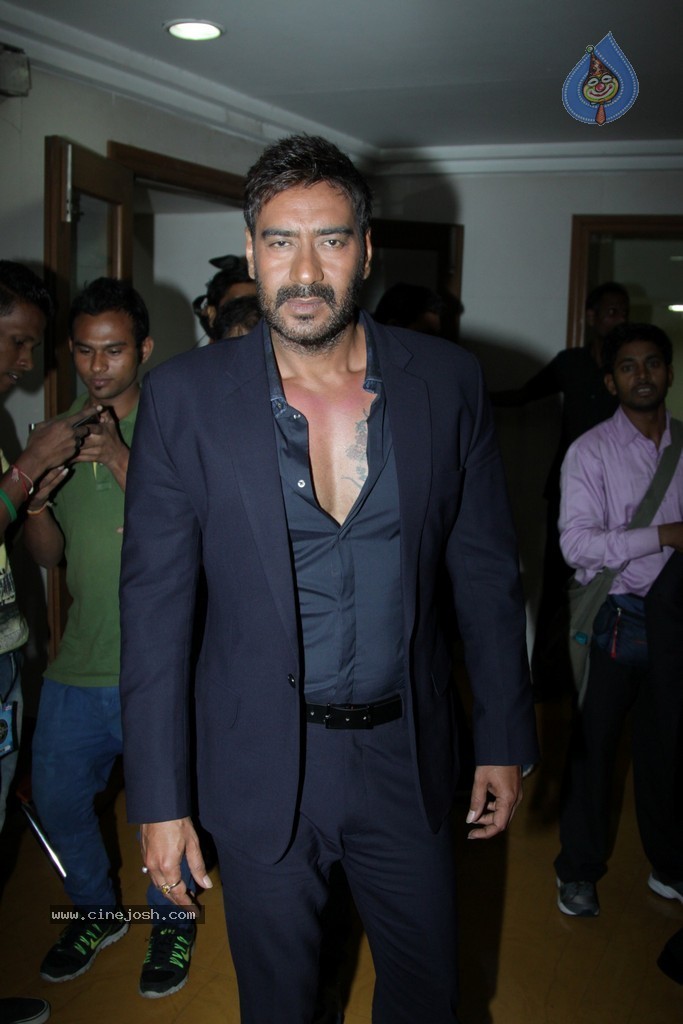 Action Jackson Team at KBC Sets - 47 / 59 photos