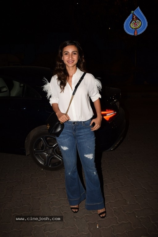 Actor Varun Sharma Birthday Party - 36 / 41 photos