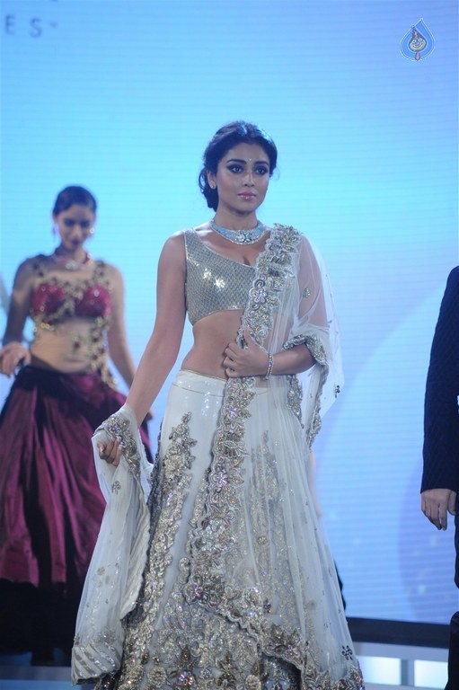 Actress at 6th National Jewellery Awards  - 26 / 39 photos