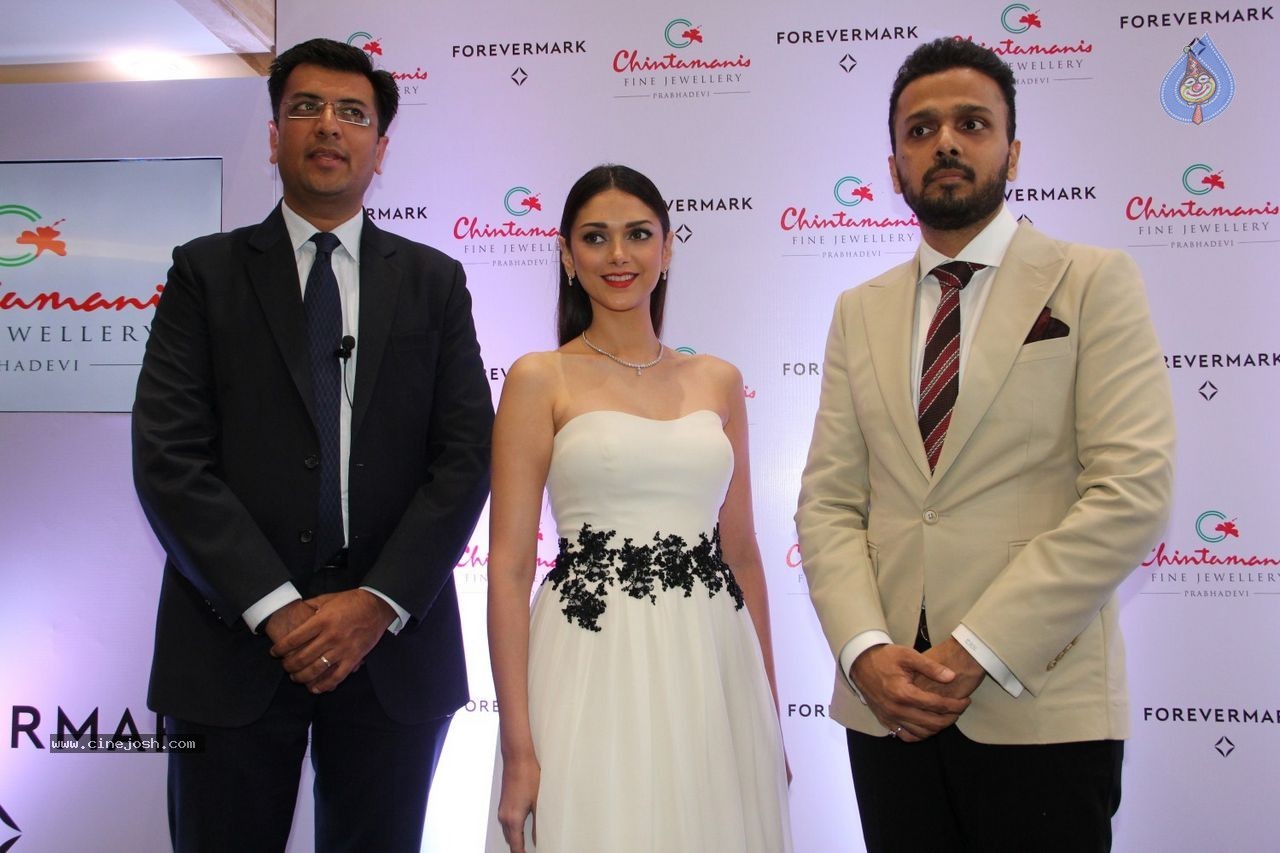 Aditi Rao at Diamond Jewellery Collection Event - 19 / 37 photos