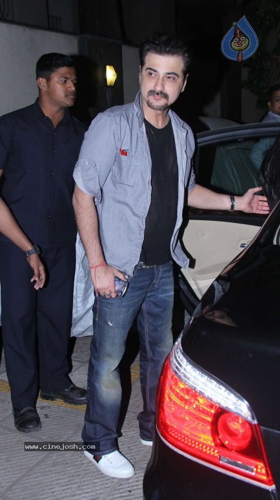 Agneepath Movie Success Bash - 5 / 25 photos