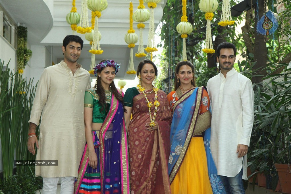 Ahana Deol Mehendi Function - 20 / 51 photos