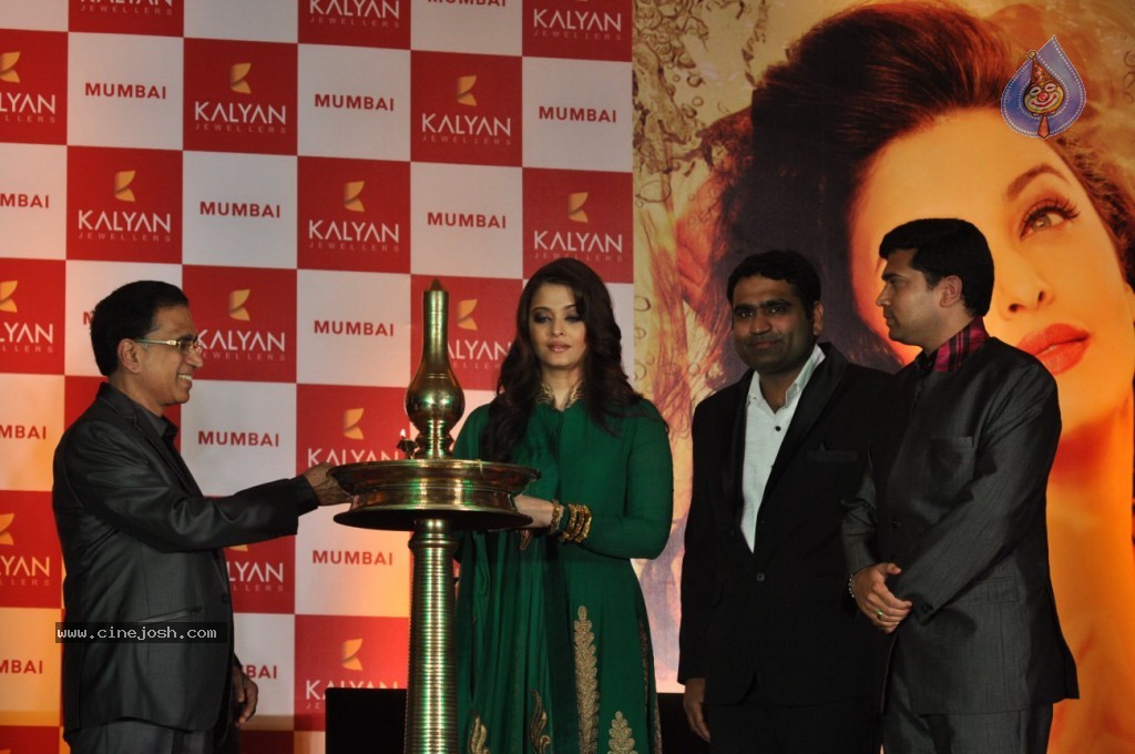 Aish at Kalyan Jewellers Branches Launch - 12 / 28 photos