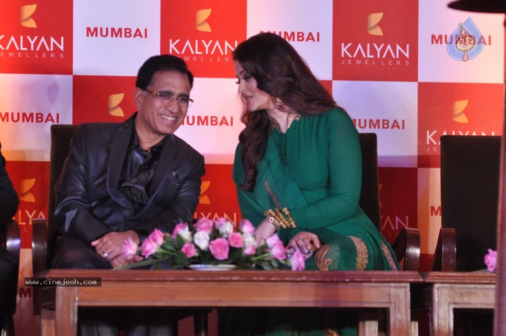 Aish at Kalyan Jewellers Branches Launch - 22 / 28 photos