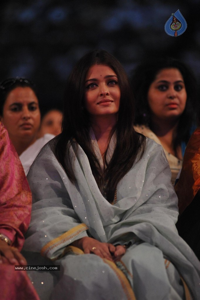 Aish at Sri Sathya Sai Baba 3rd Anniversary Event - 1 / 103 photos