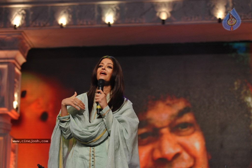 Aish at Sri Sathya Sai Baba 3rd Anniversary Event - 27 / 103 photos