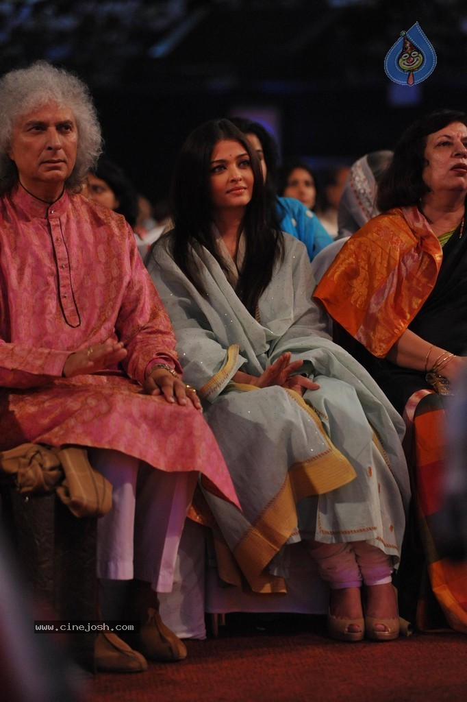 Aish at Sri Sathya Sai Baba 3rd Anniversary Event - 32 / 103 photos