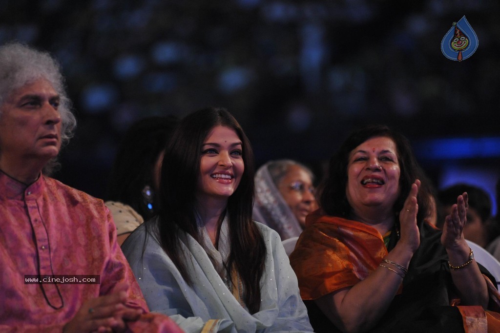 Aish at Sri Sathya Sai Baba 3rd Anniversary Event - 45 / 103 photos