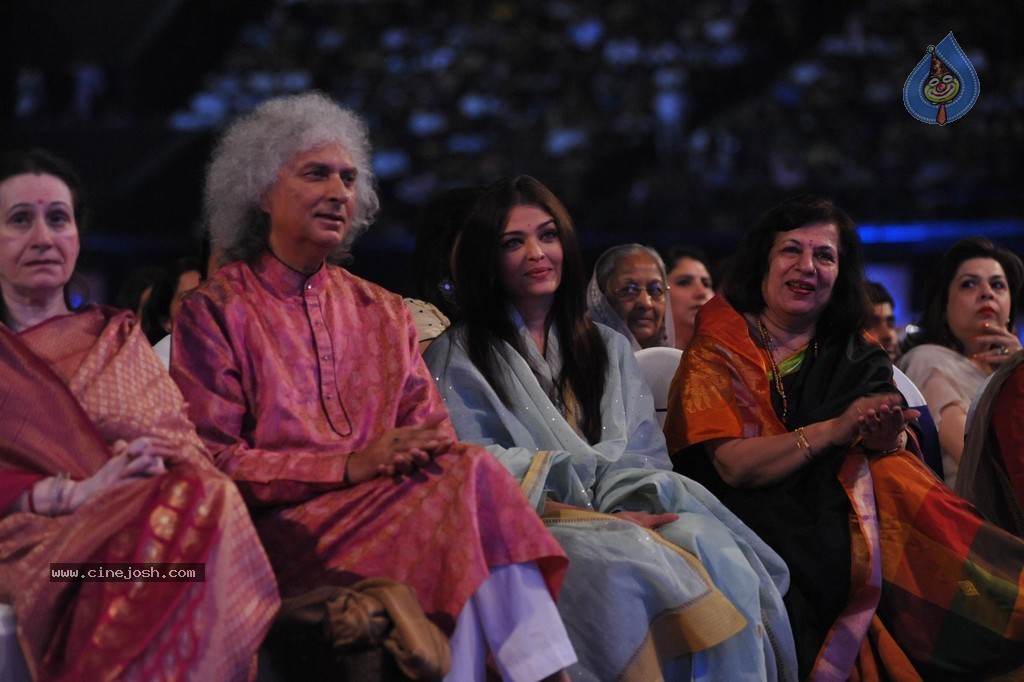 Aish at Sri Sathya Sai Baba 3rd Anniversary Event - 67 / 103 photos