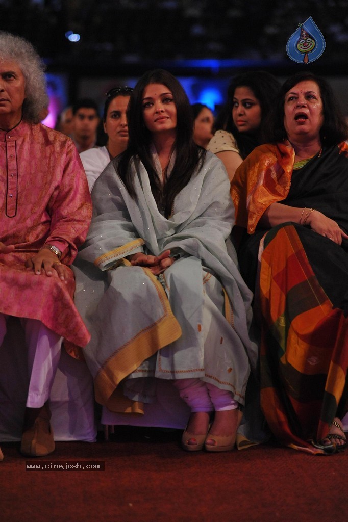 Aish at Sri Sathya Sai Baba 3rd Anniversary Event - 84 / 103 photos