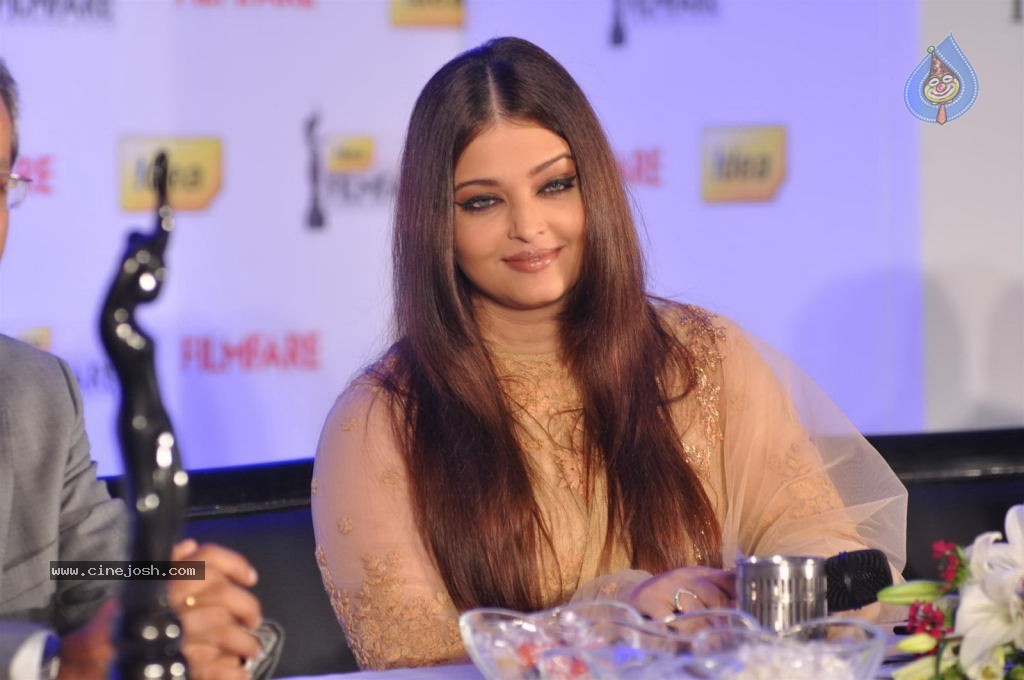 Aishwarya Rai at 58th Idea Filmfare Awards Press Meet - 23 / 75 photos