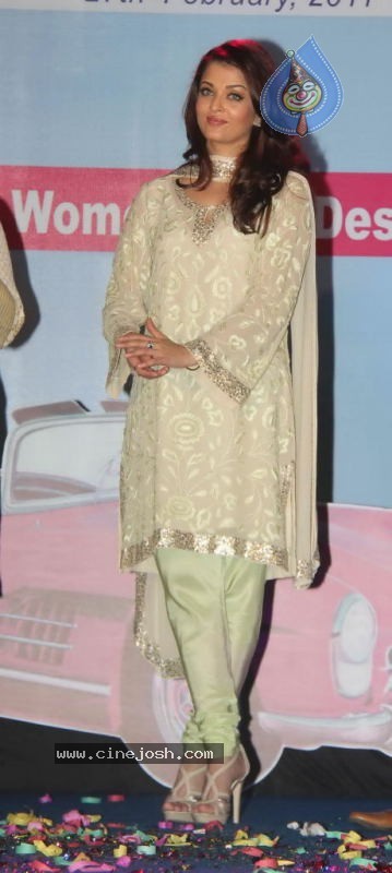 Aishwarya Rai at Lavasa Women Drive Awards - 37 / 45 photos