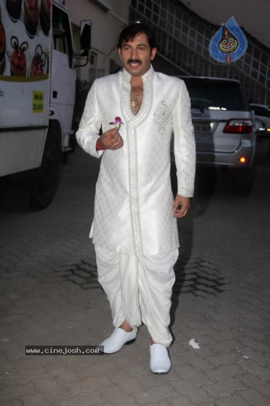 Aishwarya Rai at Shri Hanuman Chalisa Album Launch - 26 / 51 photos