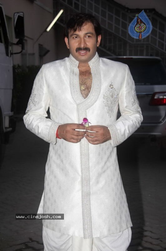 Aishwarya Rai at Shri Hanuman Chalisa Album Launch - 34 / 51 photos