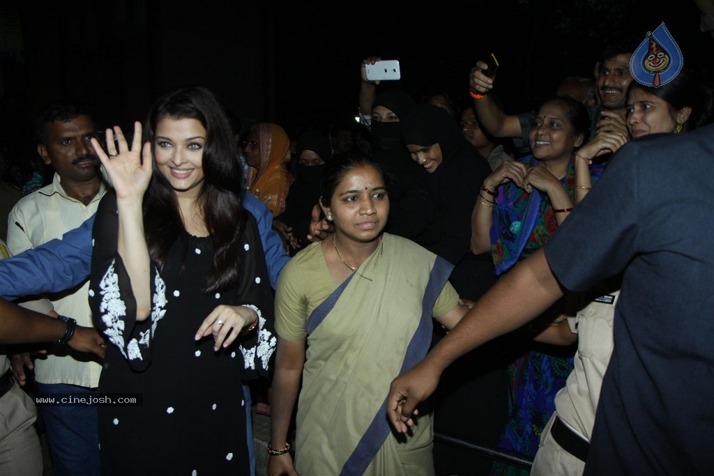 Aishwarya Rai at UNAIDS Event - 25 / 82 photos