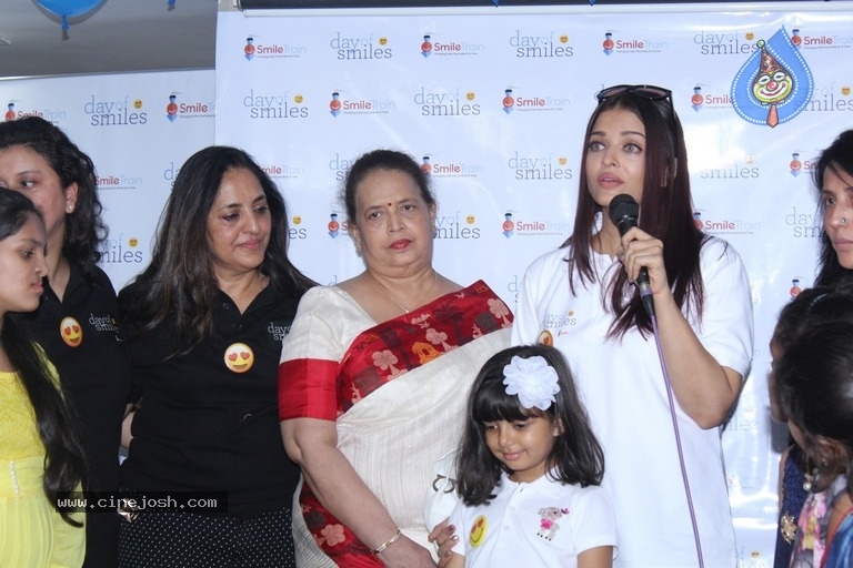 Aishwarya Rai Bachchan Announces Her Fathers Birthday - 2 / 21 photos