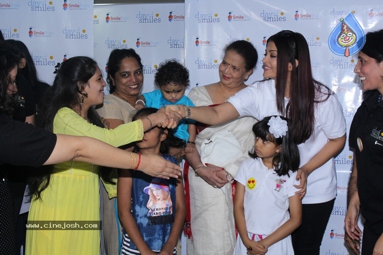 Aishwarya Rai Bachchan Announces Her Fathers Birthday - 3 / 21 photos