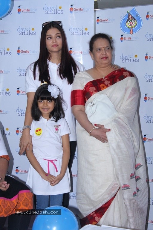 Aishwarya Rai Bachchan Announces Her Fathers Birthday - 6 / 21 photos