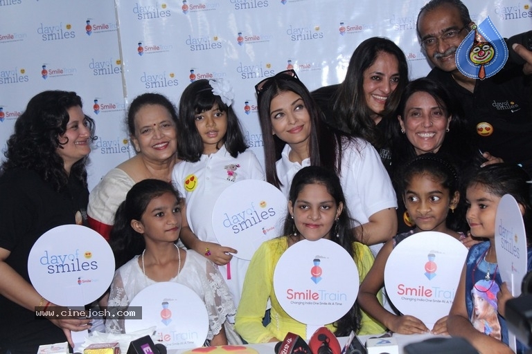 Aishwarya Rai Bachchan Announces Her Fathers Birthday - 9 / 21 photos