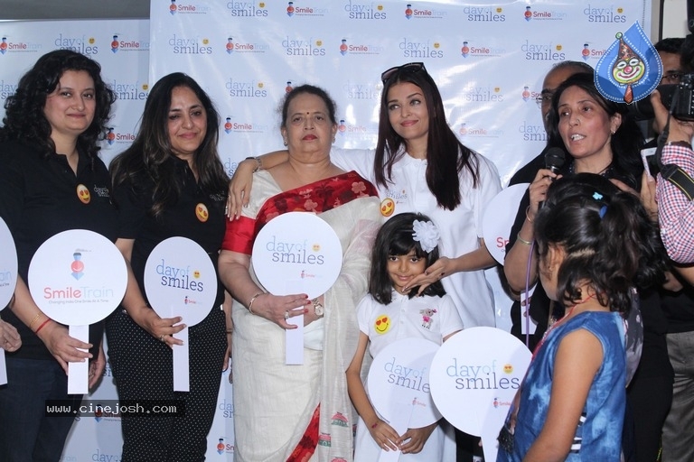 Aishwarya Rai Bachchan Announces Her Fathers Birthday - 15 / 21 photos