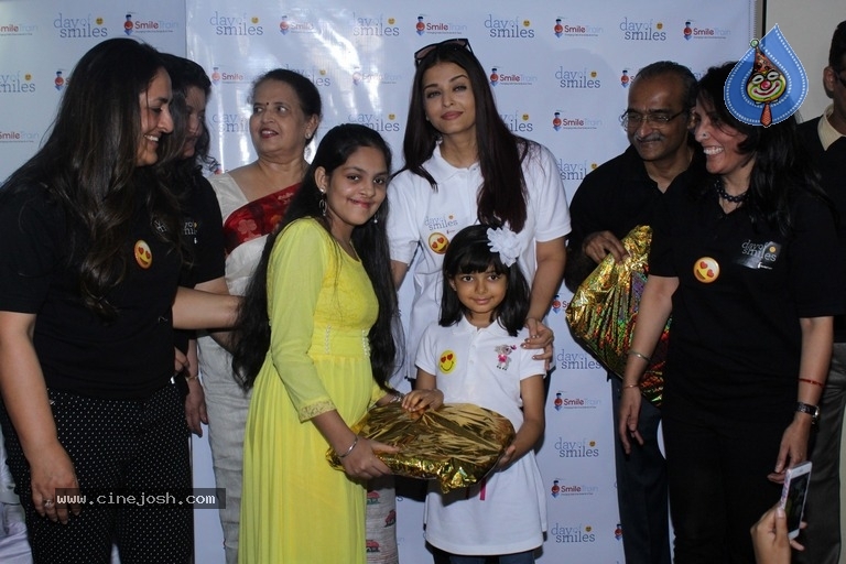 Aishwarya Rai Bachchan Announces Her Fathers Birthday - 19 / 21 photos