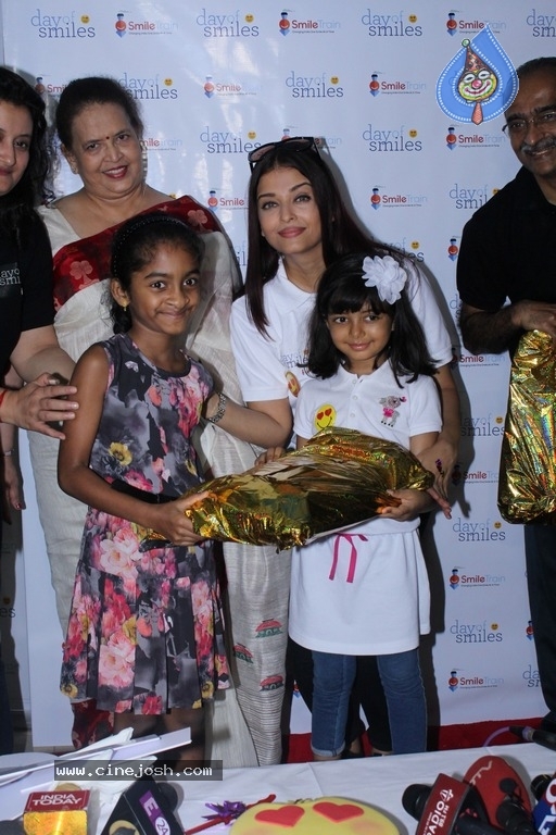 Aishwarya Rai Bachchan Announces Her Fathers Birthday - 20 / 21 photos