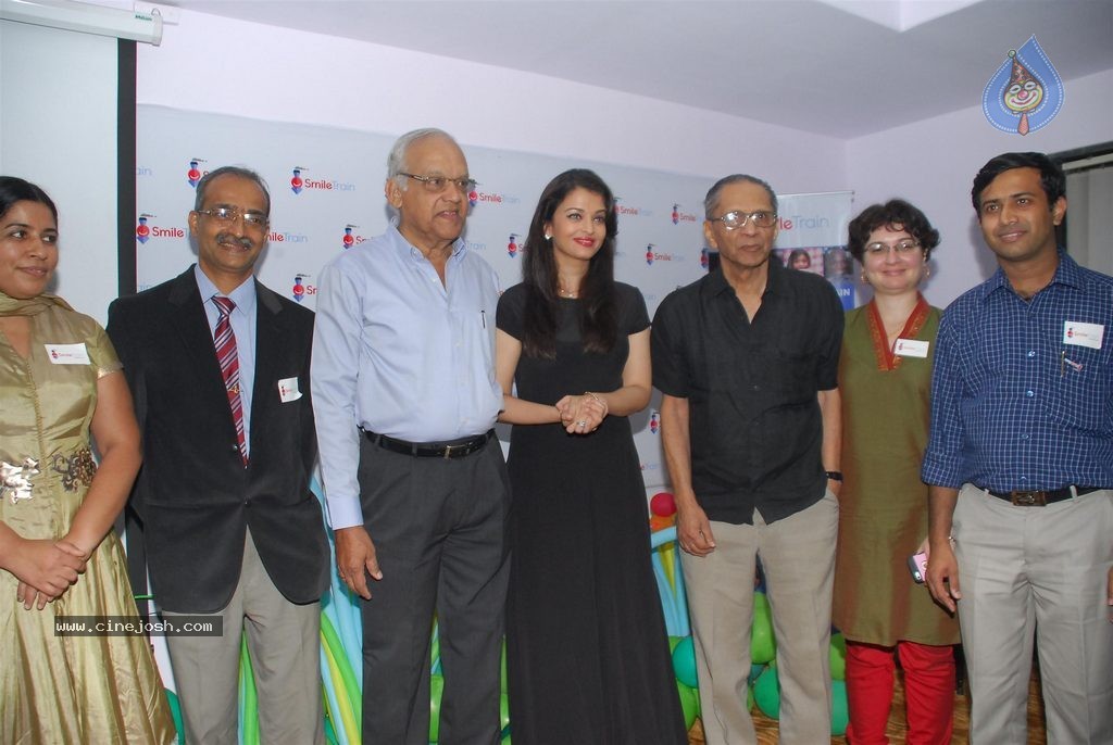 Aishwarya Rai Celebrates 20th Anniversary of Miss World title Win - 28 / 34 photos