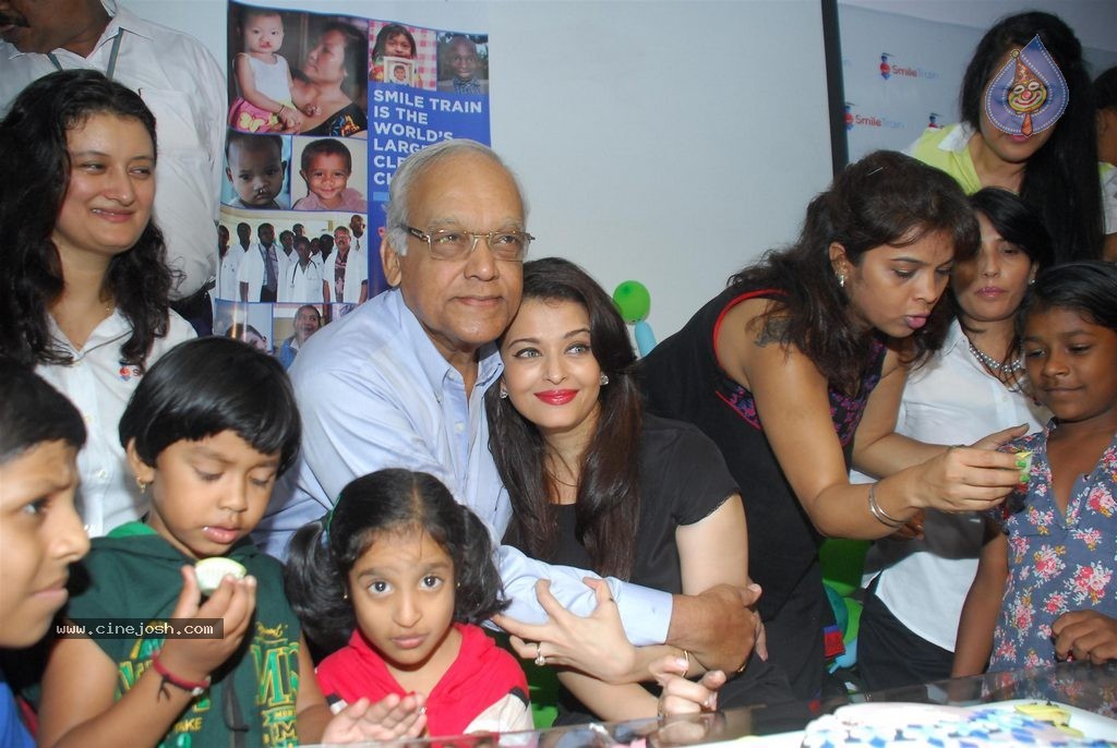 Aishwarya Rai Celebrates 20th Anniversary of Miss World title Win - 30 / 34 photos