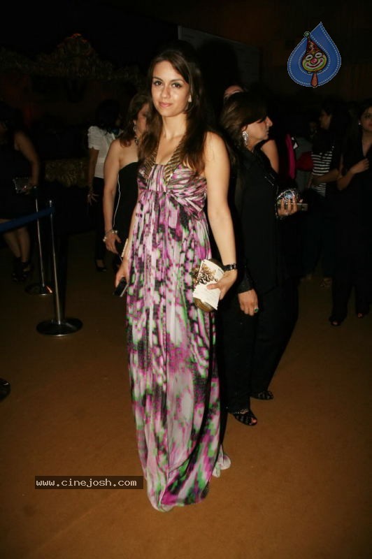 Aishwarya Rai Hot Ramp Walk at HDIL India Couture Week - 76 / 79 photos