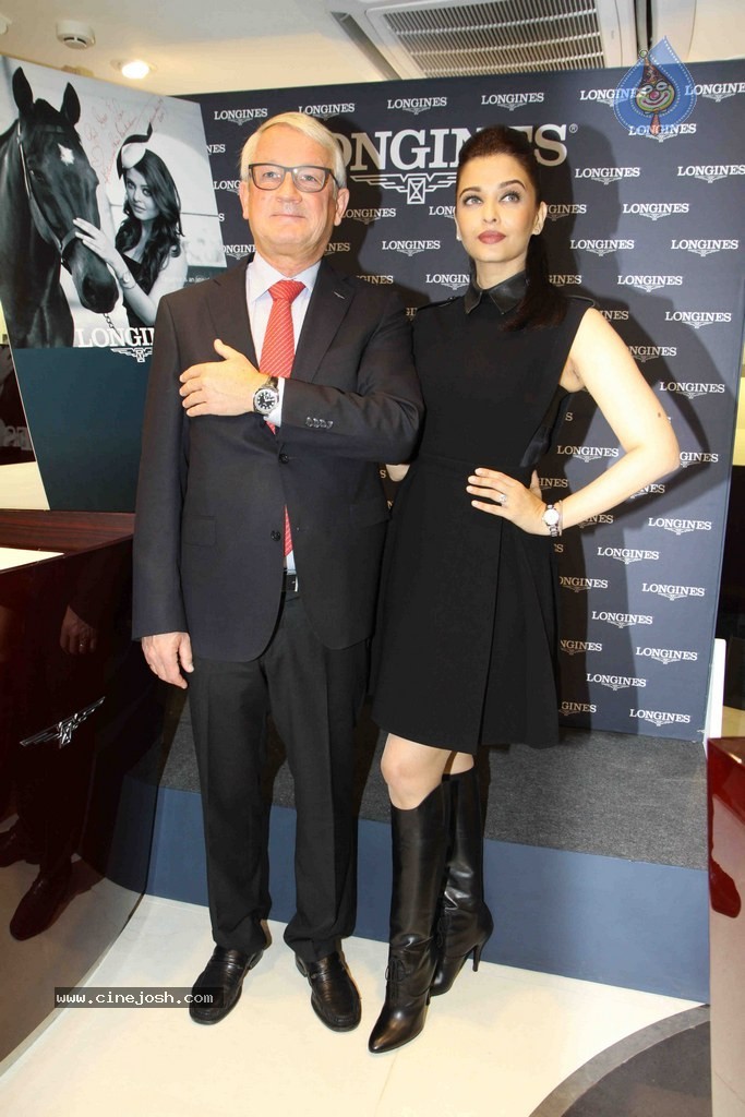 Aishwarya Rai Inaugurates New Longines Boutique - 18 / 37 photos