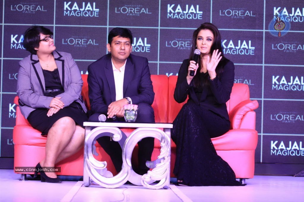Aishwarya Rai Launches Kajal Magique - 30 / 46 photos