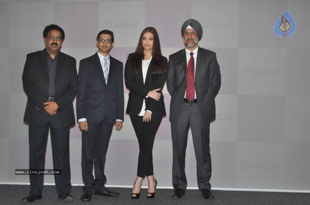 Aishwarya Rai Launches Stem Cell Banking - 25 / 43 photos