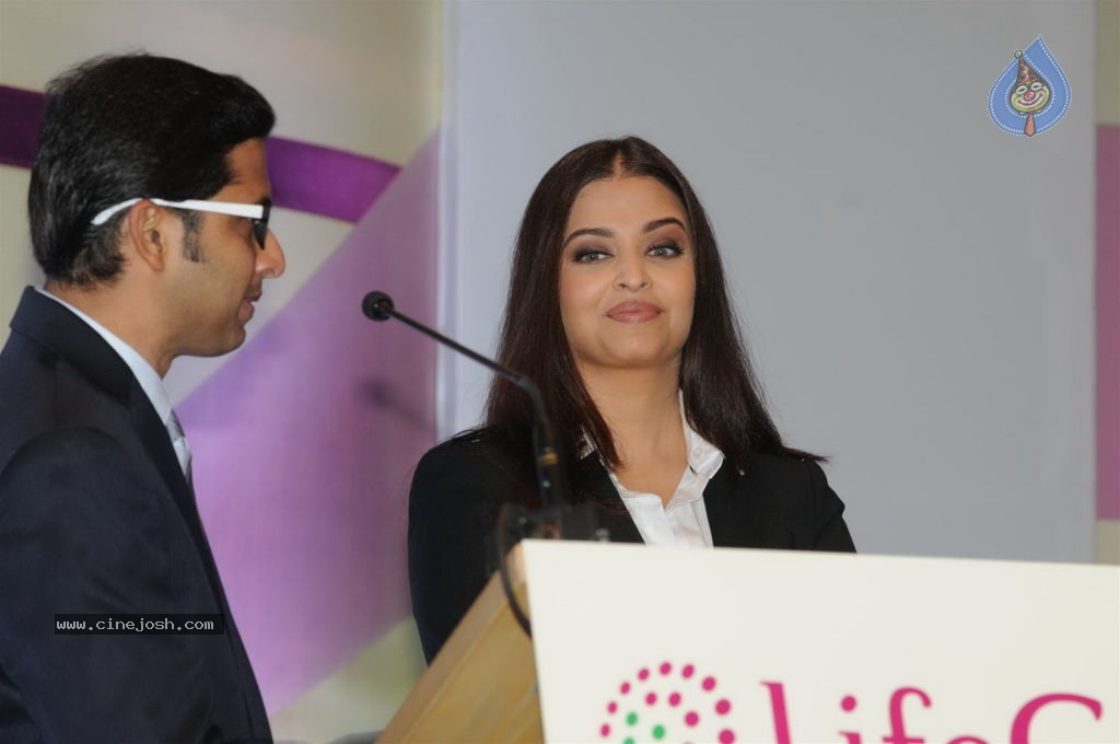 Aishwarya Rai Launches Stem Cell Banking - 32 / 43 photos