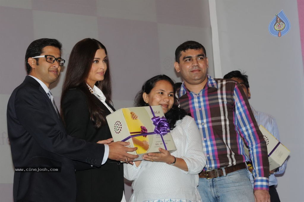 Aishwarya Rai Launches Stem Cell Banking - 37 / 43 photos