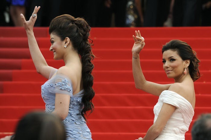 Aishwarya Rai Walks the Red Carpet at Cannes 2010 Event - 13 / 20 photos