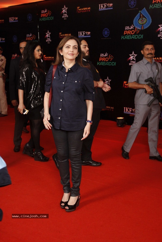 Aishwaryarai at Pro Kabaddi League Finals  - 31 / 40 photos