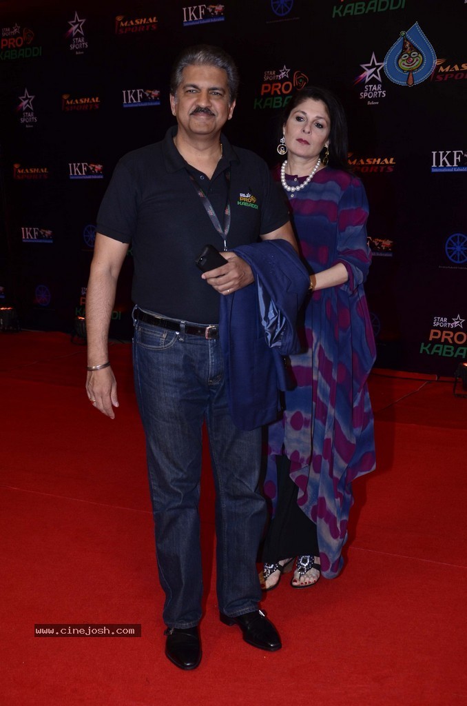 Aishwaryarai at Pro Kabaddi League Finals  - 37 / 40 photos