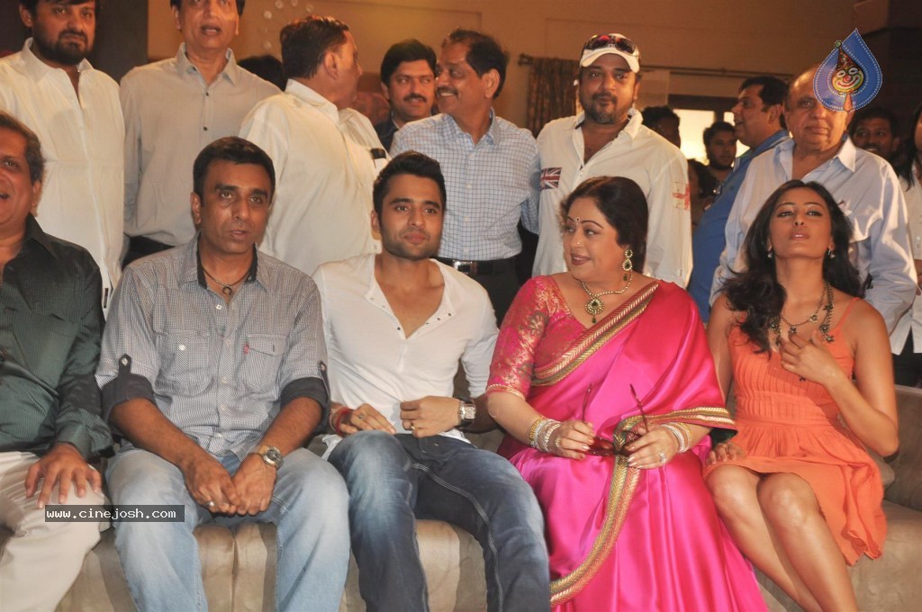 Ajab Gazabb Love Movie Launch - 11 / 34 photos