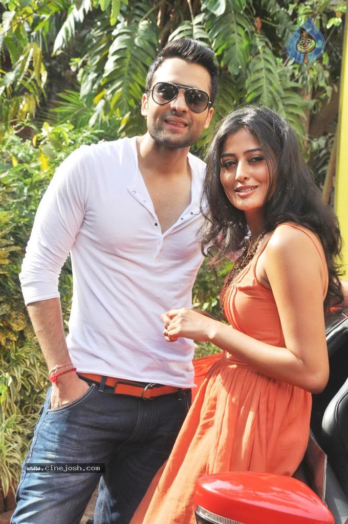 Ajab Gazabb Love Movie Launch - 19 / 34 photos