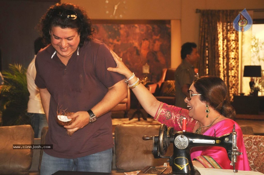 Ajab Gazabb Love Movie Launch - 20 / 34 photos