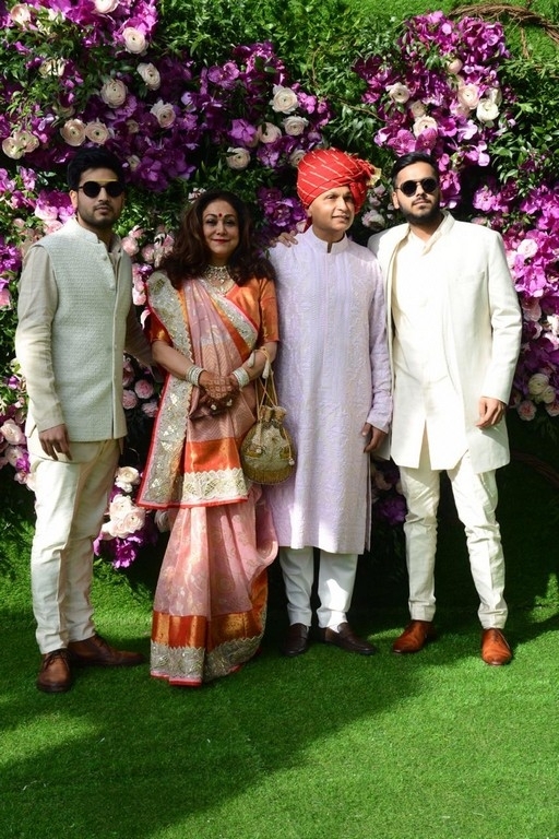 Akash Ambani and Shloka Mehta Wedding Reception - 24 / 38 photos