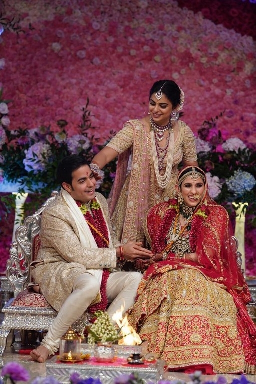 Akash Ambani and Shloka Mehta Wedding Reception - 34 / 43 photos
