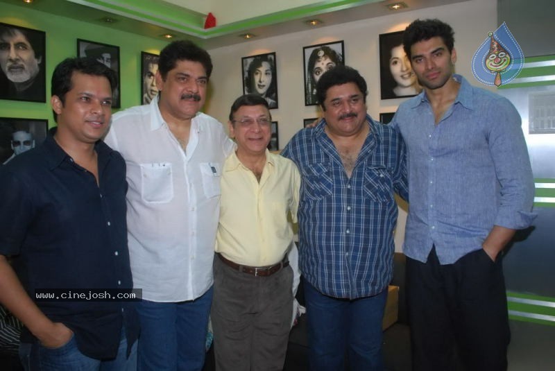 Akshay Kumar at Abbhinnay Acting Institute Launch - 27 / 27 photos