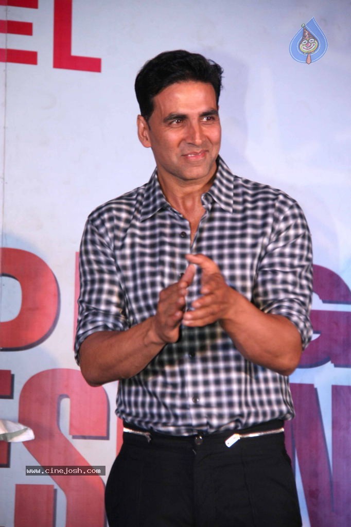 Akshay Kumar at Society Interior Awards - 4 / 23 photos