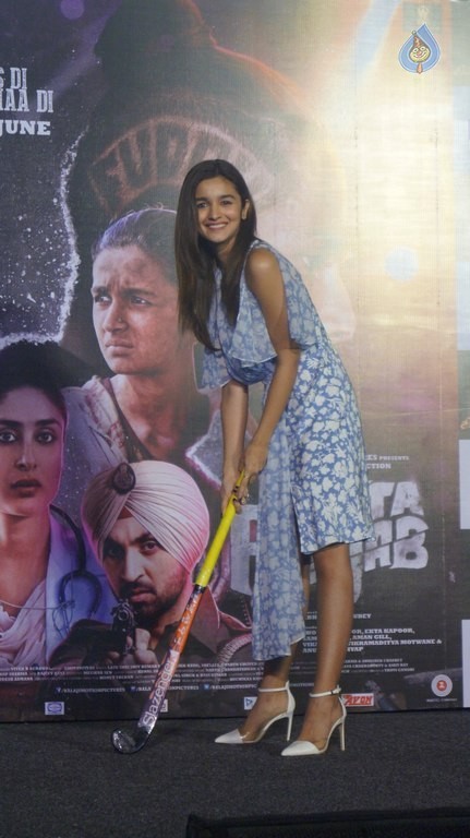 Alia Bhatt at Udta Punjab Film Ikk Kudi Song Launch - 15 / 37 photos
