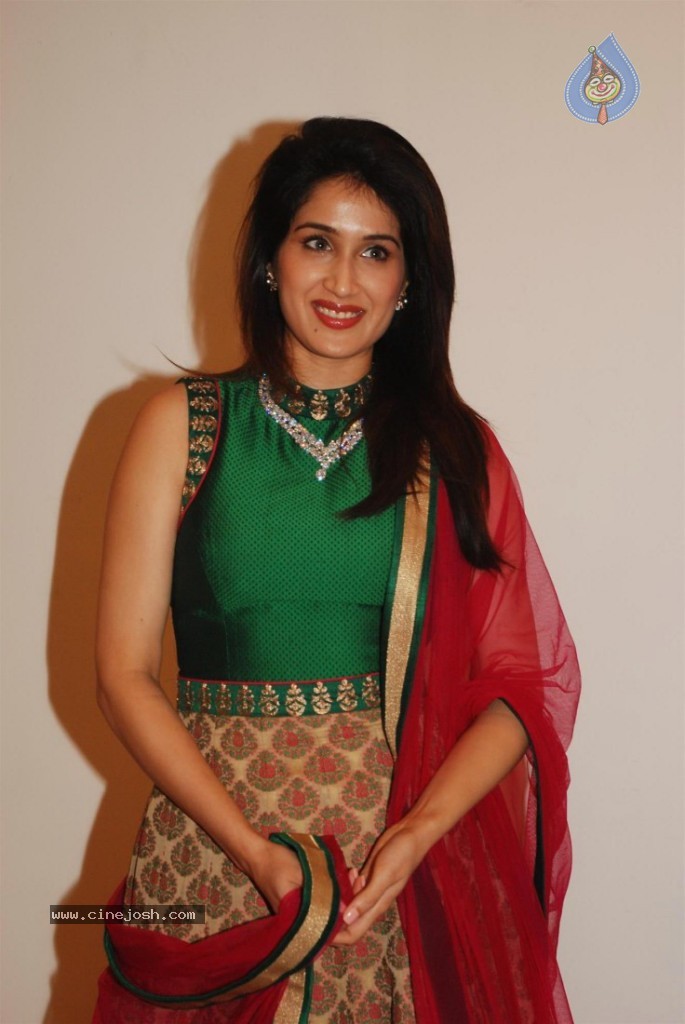 Amanaya Art n Sagar Samir IJ Fashion Show - 35 / 67 photos