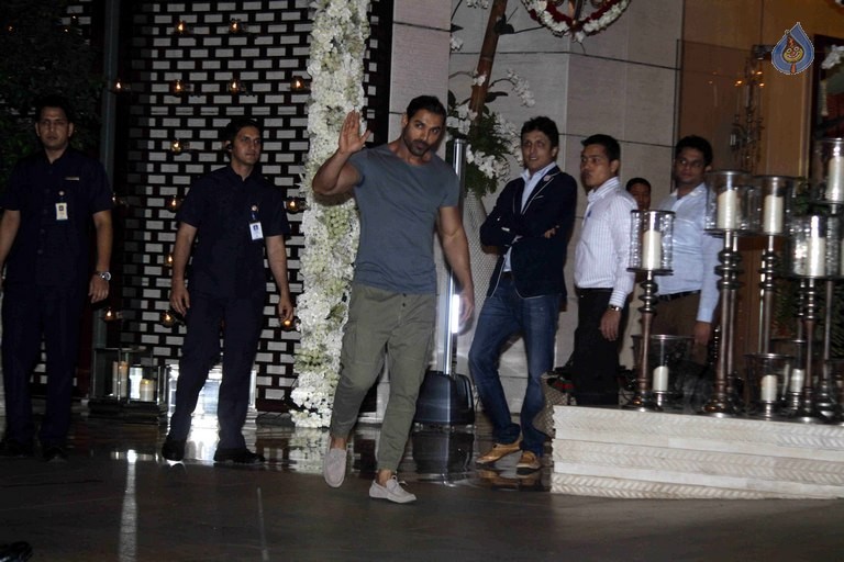 Ambanis Hosted Party for Harbhajan and Rohit Sharma - 23 / 70 photos
