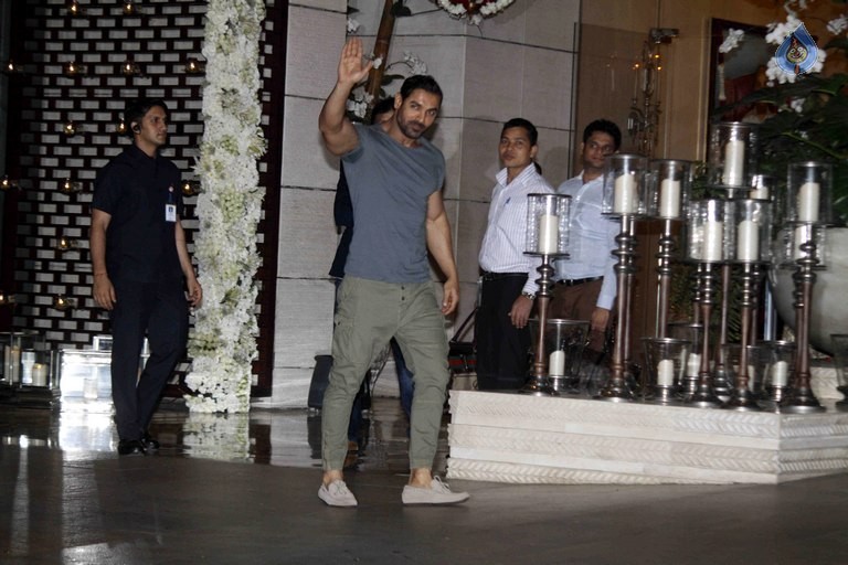 Ambanis Hosted Party for Harbhajan and Rohit Sharma - 29 / 70 photos