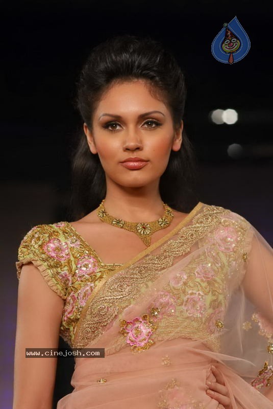 Aamby Valley Indian Bridal Week Day 2 - 21 / 74 photos